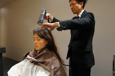 ������������E����