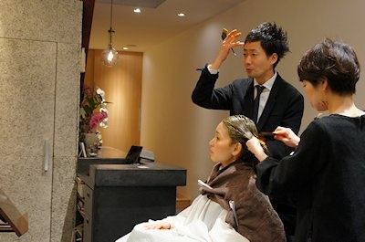 ���̑�\�̒���[�����̓N���C�A���g�̋^��ɁA���|�I�Ȓm���œ����܂�