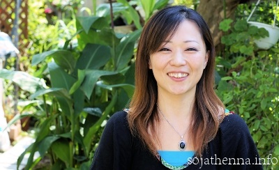 �\�W���b�g�w�i�Ńw�i�P�A������O�̔��̖�