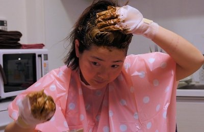 �b������